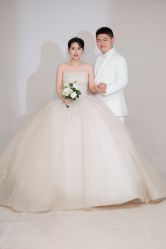 -挪娅婚纱摄影皇家会所