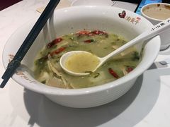 -渝是乎酸菜鱼(龙旗购物中心店)