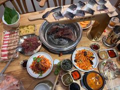 -青瓦餐厅·生鱼片·韩园烤肉(西塔店)