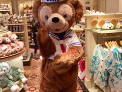 -小镇影院迪士尼小熊Duffy与他的朋友合影地