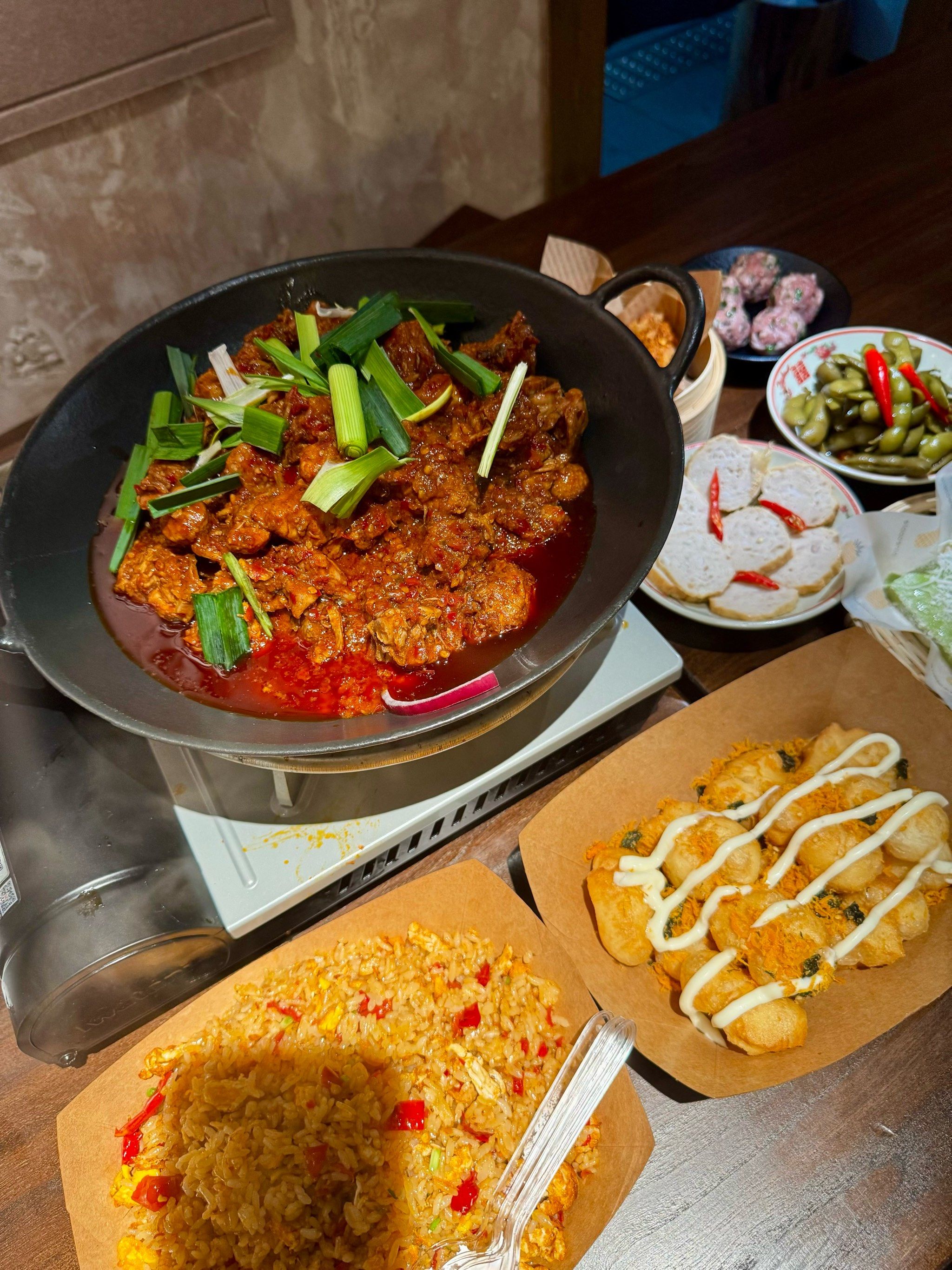 符合湖南人口味的辣子鸡酸汤火锅