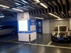 -龙湖虹桥天街-停车场