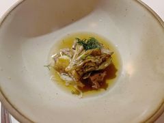 鸭清汤灰树花油封鸭腿-三嚥阁 La Villa Restaurant