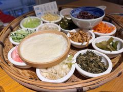 -包整·丝娃娃(一览甲秀楼风景店)