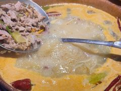 -洱火云南酸菜牛肉火锅(石景山当代商城店)