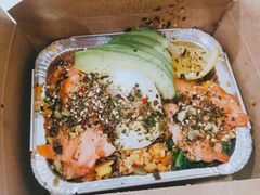 牛油果三文鱼波蛋谷物碗-gaga(深圳南山益田假日广场店)
