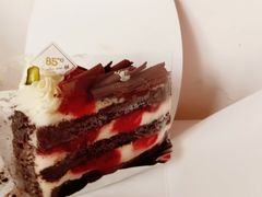 樱桃黑森林蛋糕-85度C(南京龙江店)