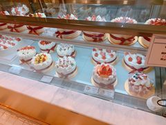 -花花卷卷·鲜食蛋糕(静安久光百货店)
