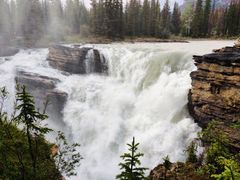 -阿萨巴斯卡瀑布观景点