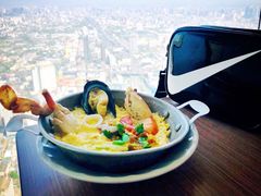 -彩虹云霄酒店75层国际自助餐