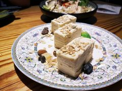 帕芙立-塔哈尔·新疆盛宴(城西银泰店)