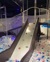 -塔塔王国·主题儿童游乐园(奥城商业广场店)