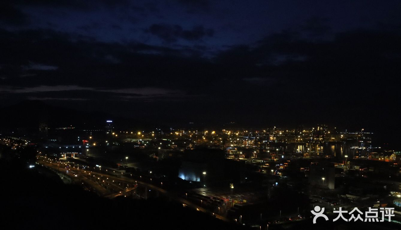 盐田港的夜与日出清晨 尽收眼底