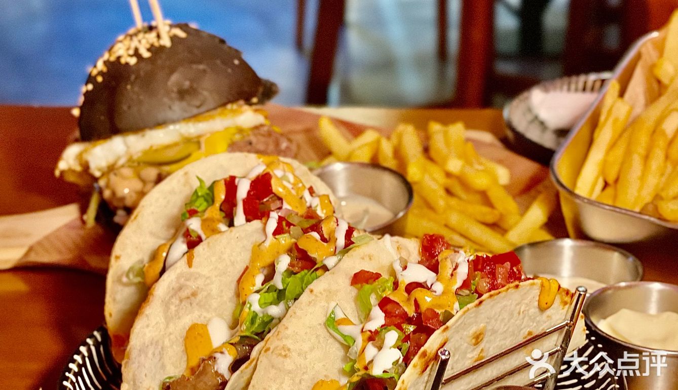 查什么？当然是查理的口袋喇～