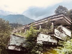 -四川汶川特大地震漩口中学遗址