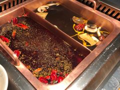-老牌坊云南鱼豆花火锅(哈西万达店)