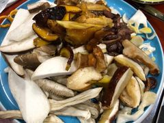 -菌之家·专业纯野生菌火锅·特色炒菌