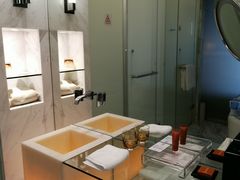-上海滴水湖皇冠假日酒店