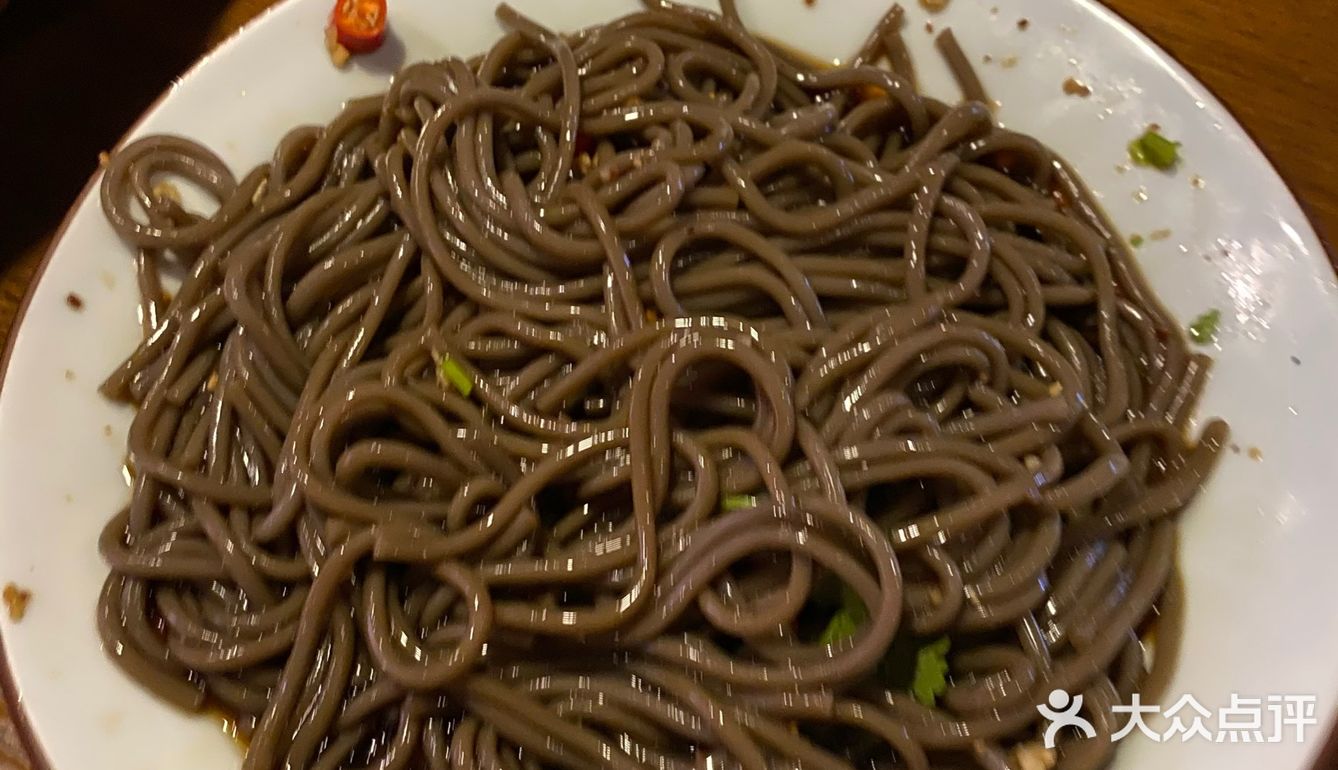 养生的汽锅鸡。