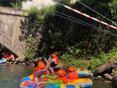 -安吉龙王山峡谷漂流