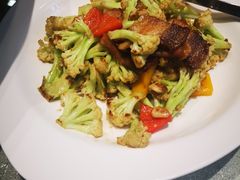 -鞍山大白鲨美食酒店