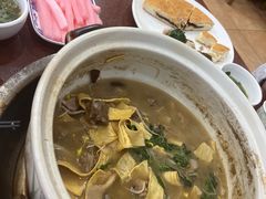 -东巴谷野生菌火锅餐厅