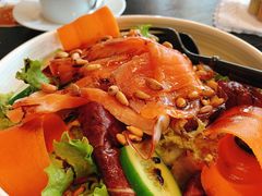 烟熏三文鱼色拉-wineapp葡萄酒餐吧(外滩金融中心店)