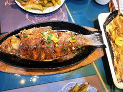 葛优躺的铁板鲫鱼-苏小牛·牛肉串(国贸店)
