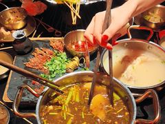 -何师烧烤Pro ·江湖川菜·小龙虾·精酿啤酒(太古里旗舰店)