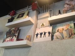 -layback cafe & bar
