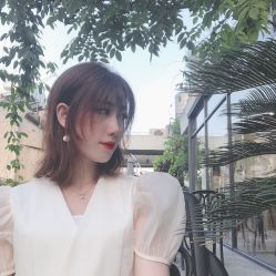 -罗亚帝·NASHOW纳秀形象设计