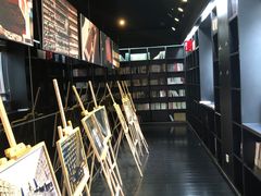-钟书阁(松江泰晤士小镇店)