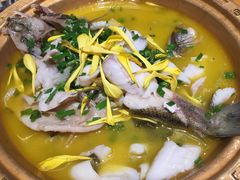 金汤菊花鲈鱼-老滇山寨•云南特色菜•地方菜•民族风情歌舞表演(金碧店)