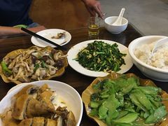 盐焗鸡-食汇坊饭店