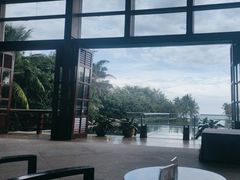 -亚龙湾喜来登·美景台大堂吧