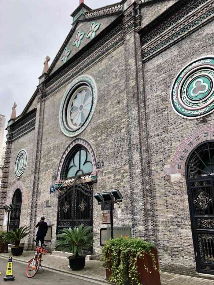 打分 温州是一个信徒较多的城市,随处可见的教堂比比皆是!