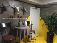 大堂-HIGH FIVE哈福手工汉堡(桂林路店)