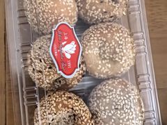 -白玉兰食品甜凤店(合生汇店)