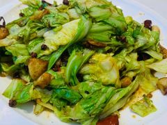 炝炒手撕包菜-峨嵋小镇·川菜(勒泰中心店)