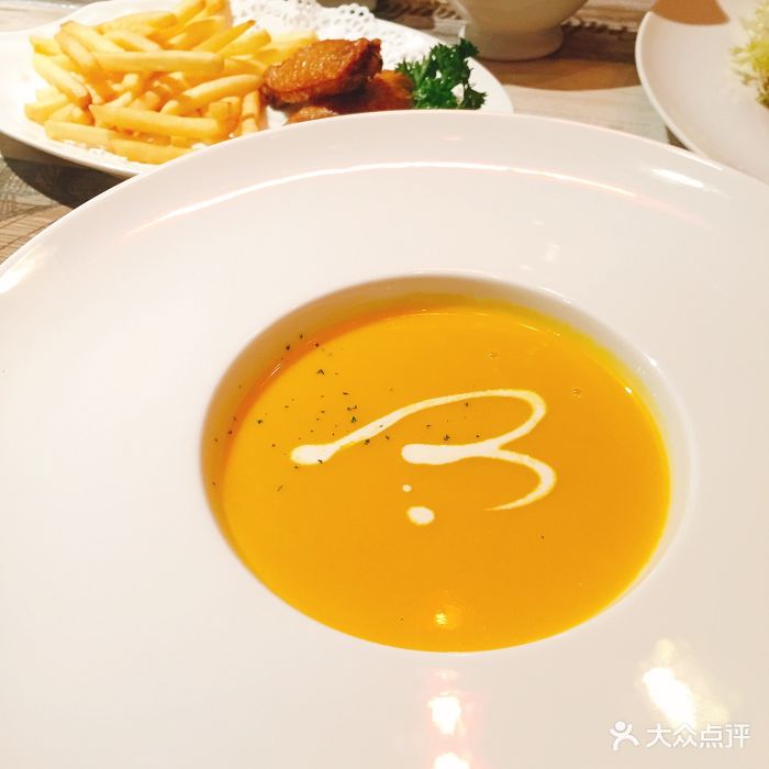 明珠西餐厅南瓜忌廉汤图片 - 第2张