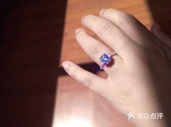 E色 VS净度的裸钻加上戒托一起2w左右