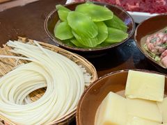 -黔有有贵州酸汤夺夺粉火锅(五味十字店)