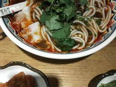 -鑫花溪牛肉米粉(人民广场店)