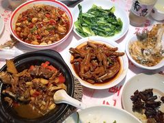 -堂瓦里·33年传统赣菜(第一街区店)