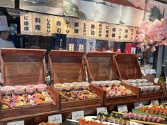 -雍容荟帝王蟹活龙虾展台自助(IFS黑金店)