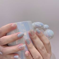 -花岐款式专研健康美甲沙龙