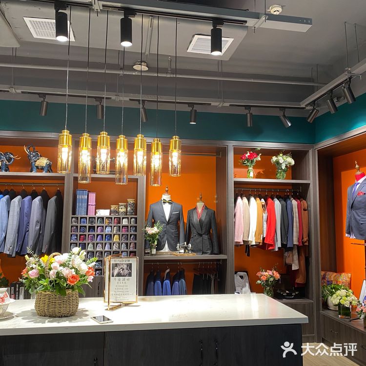 乌鲁木齐探店 | H.Suit 隐藏在写字楼里的西装定制