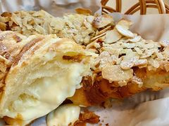 黄金流奶羊角-麦田工坊(月湖店)