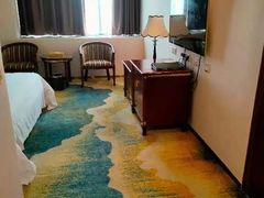 -华海酒店(茂名高铁站店)