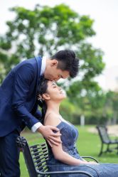 -现代经典婚纱摄影